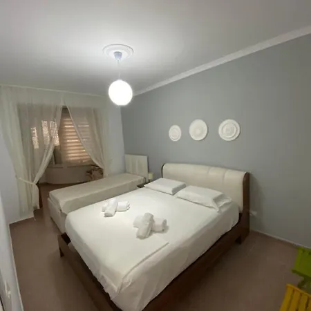 Lila 1 Apartment *